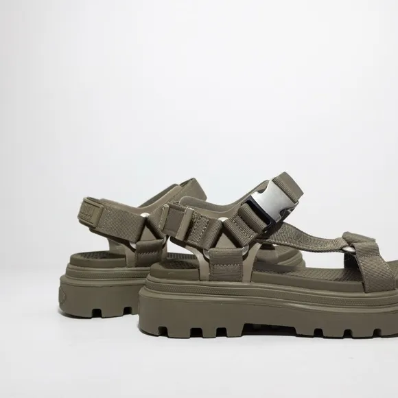Palladium Pallacruise Strap Sandals In Dusky Green