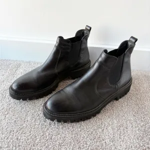 Paul Green Lug Sole Chelsea Boots 8.5