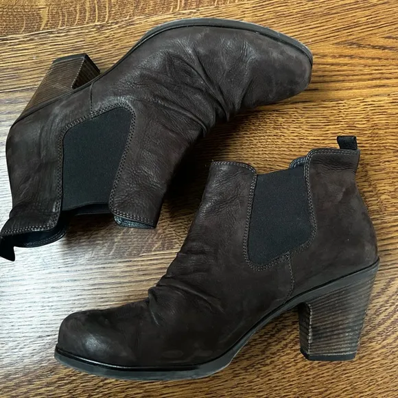 PAUL GREEN Suede Nubuck Leather Slouchy Chelsea Boots Ankle Heeled Luxury 5.5