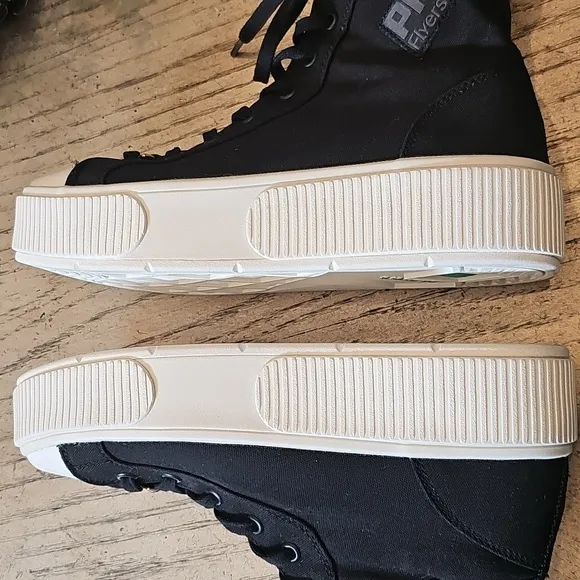 PF. Flyers black platform hightops size 7.5 NWOT