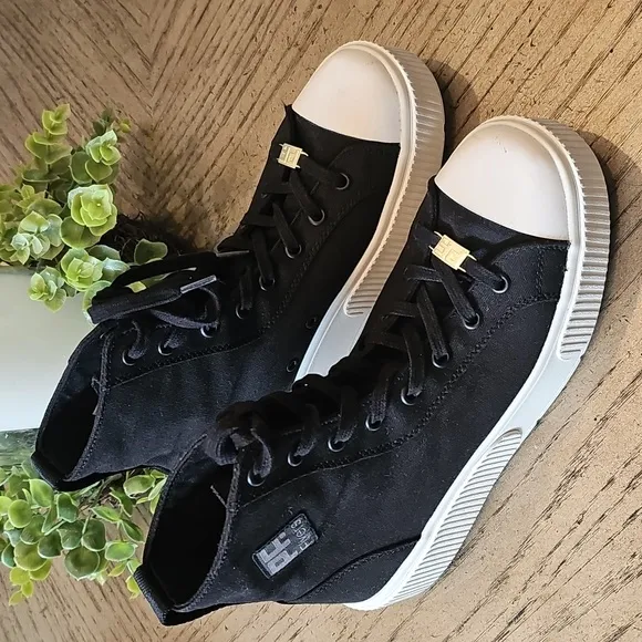 PF. Flyers black platform hightops size 7.5 NWOT