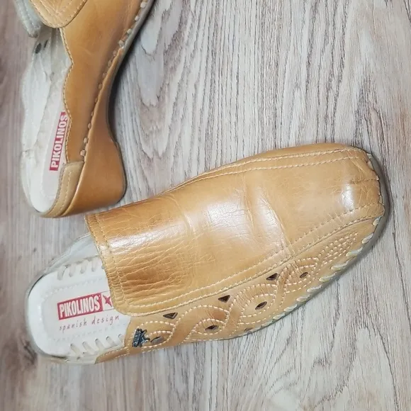 Pikolinos Womens Tan Leather Closed Toe Kitten Heel Mules Shoes Size 7.5