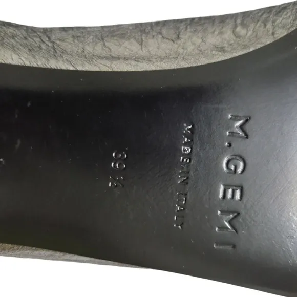 Pointed Toe Flats Metallic Silver Dressy Comfortable Shoes - Size Unknown