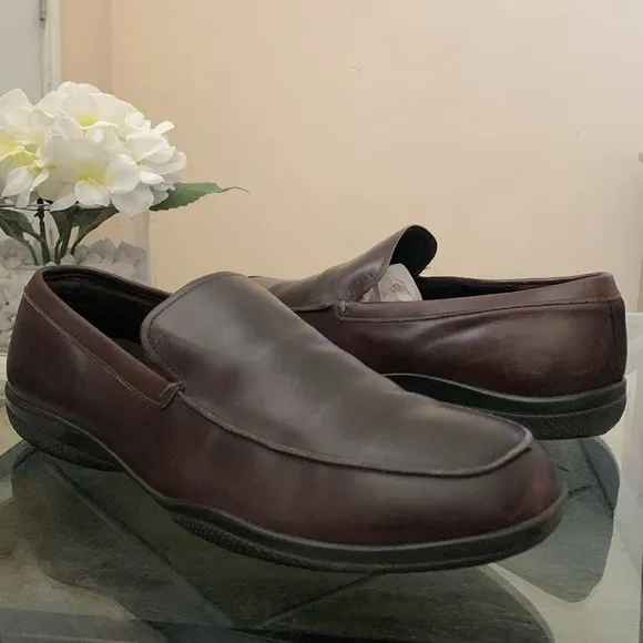 PRADA Línea Rossi Cordovan Driving Loafers