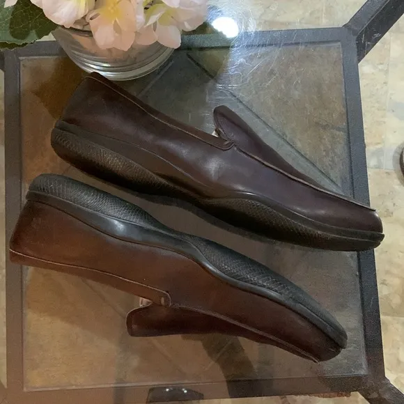 PRADA Línea Rossi Cordovan Driving Loafers