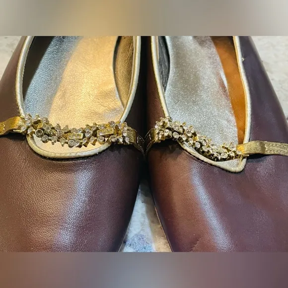 PRATESI ITALY BROWN RHINESTONE EMBELLISHED LEATHER FLATS SIZE 39
