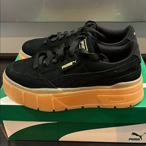 PUMA MAYZE STACK SOFT WINTER PLATFORM SUEDE SNEAKERS IN BLACK SZ 7.5 NEW IN BOX