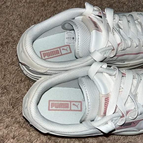 Puma off White and Pink platform Sneakers mayze size 7