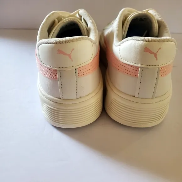PUMA Women's Smash Platform V3 Sneaker Size 10
