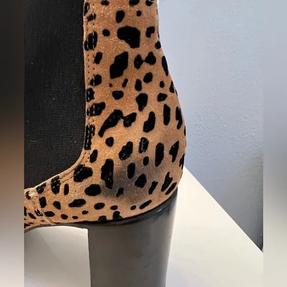 Rag &amp; Bone Leopard Print Suede Chelsea Boots. Size 5.