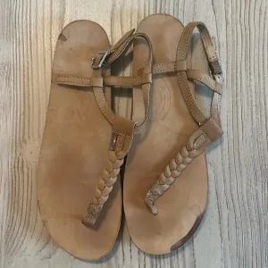 Rainbows women’s braid sandal size large size 7.5 - 8.5