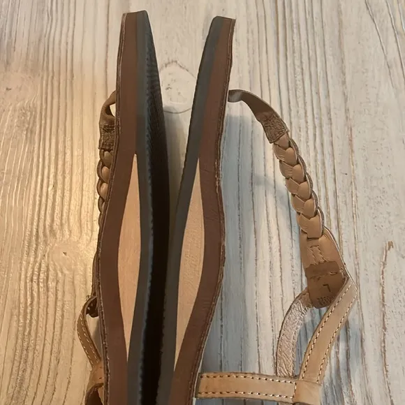 Rainbows women’s braid sandal size large size 7.5 - 8.5