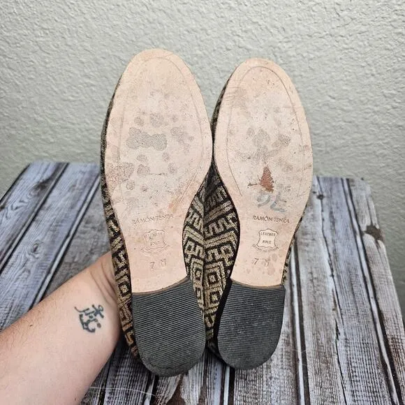 Ramon Tenza Slip-On Flats Size 7 woven tapestry Loafers tan and brown Casual