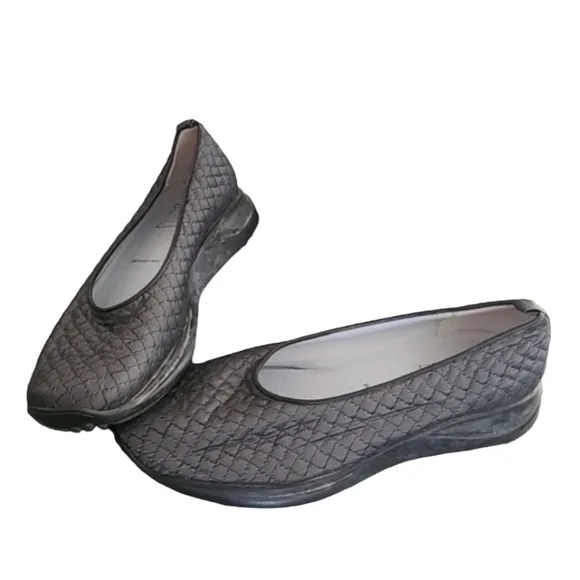 RARE Cynthia Rowley Quilted Flats 42 11 Sneakers Gray