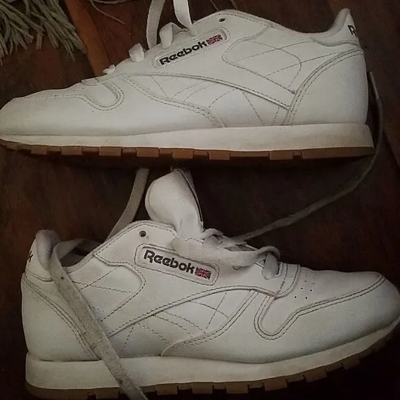 REBOOK Classic White Low Top Lace up Sneakers Size 2