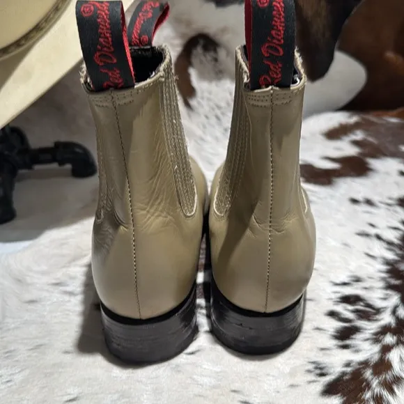 Red Diamond Leather Chelsea Boot Beige Size 28 A11