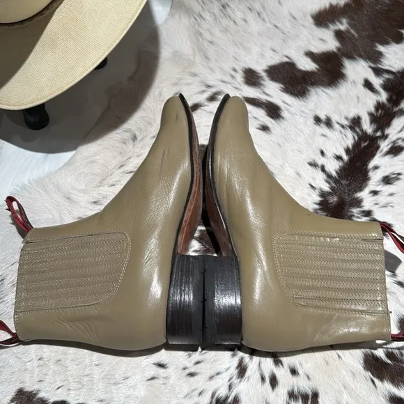 Red Diamond Leather Chelsea Boot Beige Size 28 A11