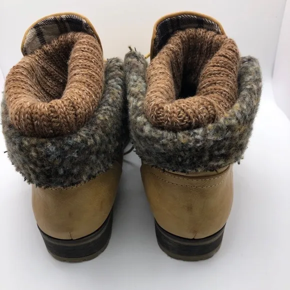 Refresh Camel Knit Cuff Lace Up Boots Size 10 NWOT