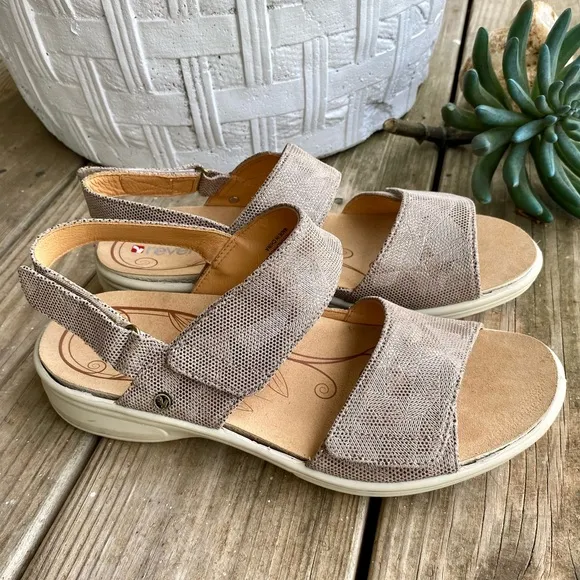 REVERE COMO Backstrap Metallic Sandals Slip On Shoes Women’s 8 Champagne Angle