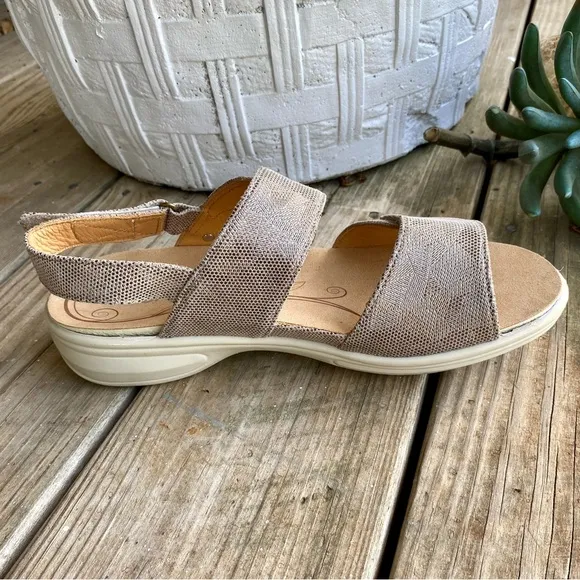 REVERE COMO Backstrap Metallic Sandals Slip On Shoes Women’s 8 Champagne Angle