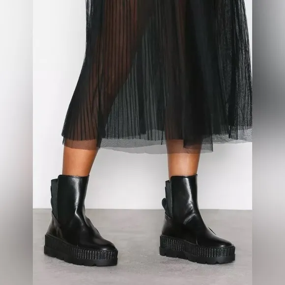 Rihanna FENTY PUMA Chelsea Sneaker Boots in Triple Black, Size 5.5