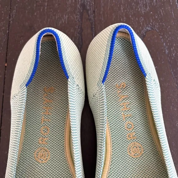 Rothy’s‎ Almond Toe Mint Green Flats Size 9