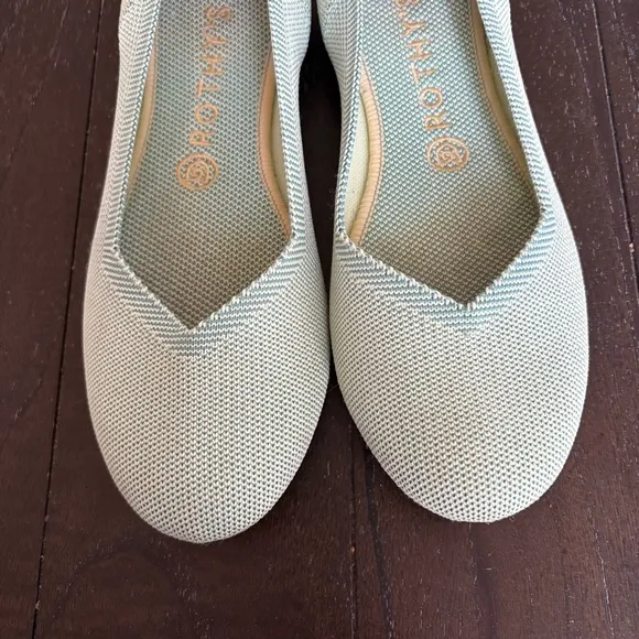 Rothy’s‎ Almond Toe Mint Green Flats Size 9