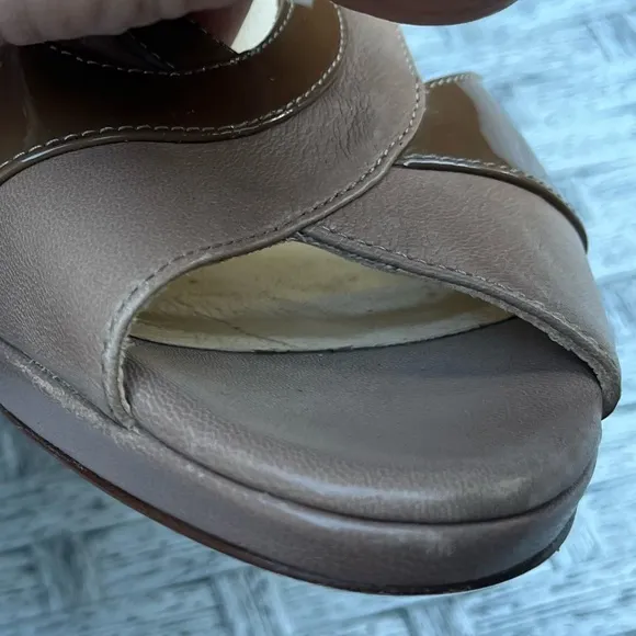Saks Fifth Avenue  Vero Cuolo tan/brown heels.