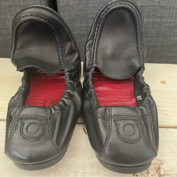 Salvatore Ferragamo Black Ballet Flats Size 8