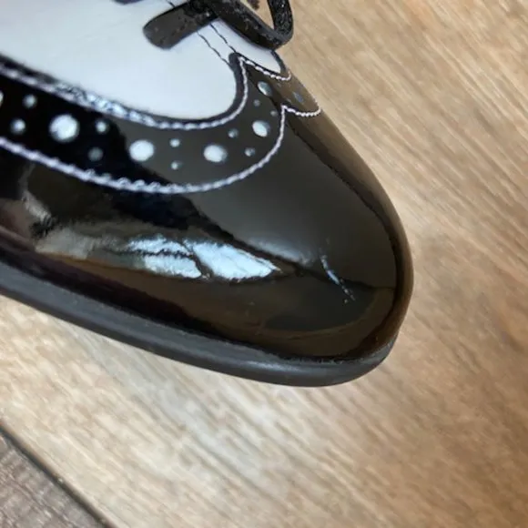 Salvatore Ferragamo Leather and Patent Flats Size 7.5 Narrow