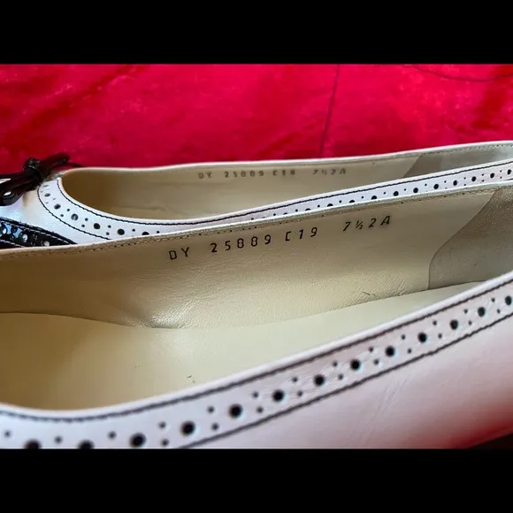 Salvatore Ferragamo Leather and Patent Flats Size 7.5 Narrow
