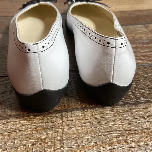 Salvatore Ferragamo Leather and Patent Flats Size 7.5 Narrow