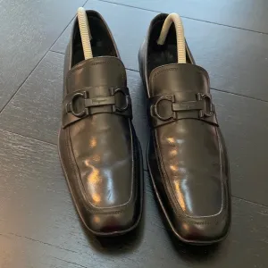 Salvatore Ferragamo Mens Black Driving Loafers. Size 8 D