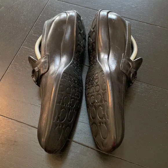 Salvatore Ferragamo Mens Black Driving Loafers. Size 8 D