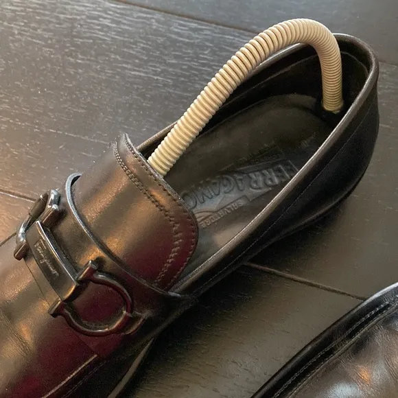 Salvatore Ferragamo Mens Black Driving Loafers. Size 8 D