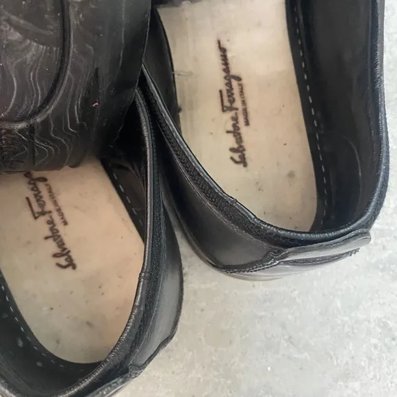 Salvatore Ferragamo men's size 8 low top sneakers