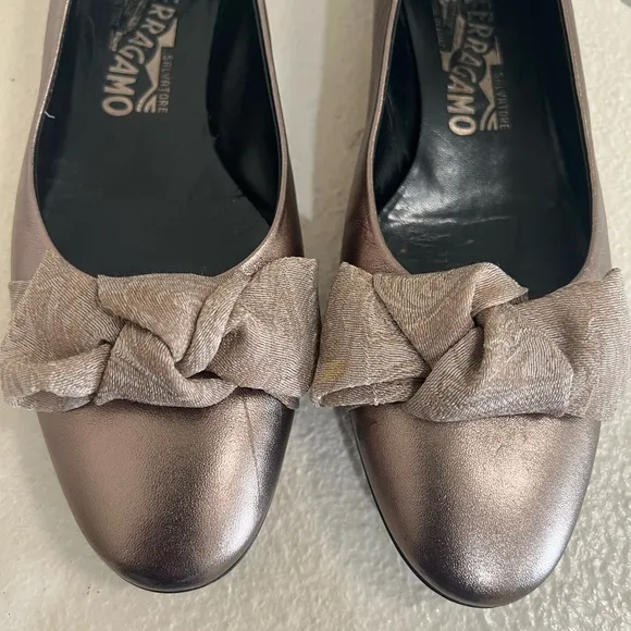 Salvatore Ferragamo Metallic Nude flat slip on Comfort‎ Ballet Sandals size 7.5