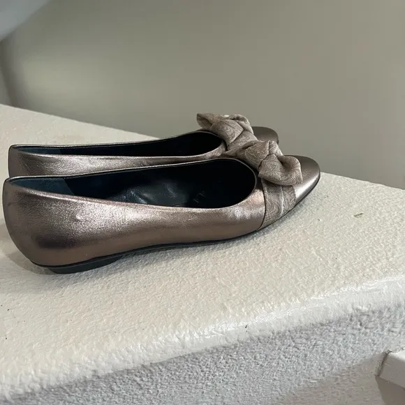 Salvatore Ferragamo Metallic Nude flat slip on Comfort‎ Ballet Sandals size 7.5