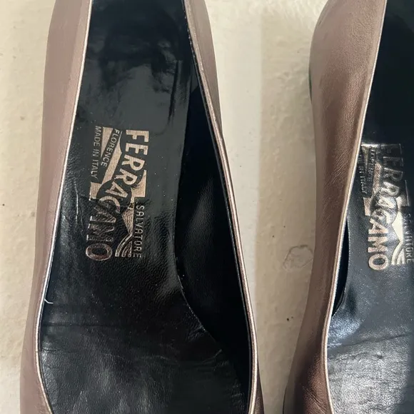 Salvatore Ferragamo Metallic Nude flat slip on Comfort‎ Ballet Sandals size 7.5