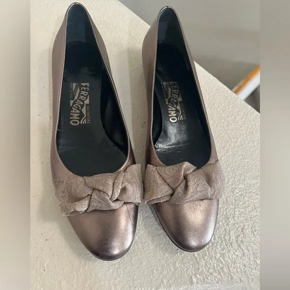 Salvatore Ferragamo Metallic Nude flat slip on Comfort‎ Ballet Sandals size 7.5