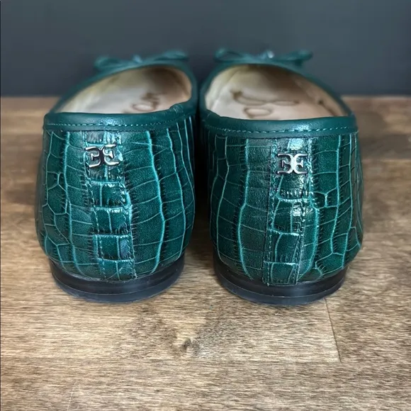Sam Edelman Green Croc-Embossed Flats Size 9