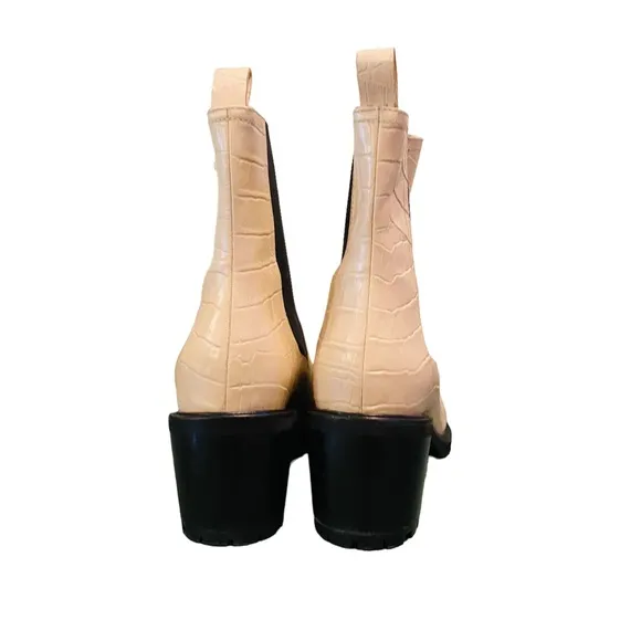 Seychelles Far-fetched Cream Black Lug Chelsea Boots