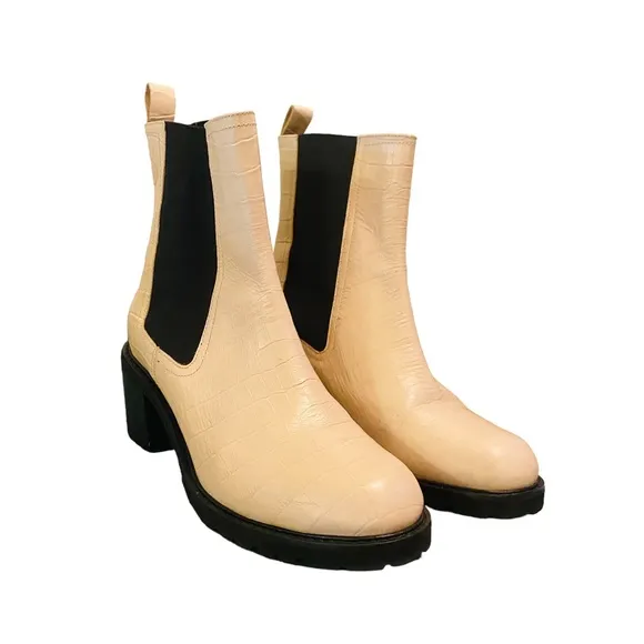 Seychelles Far-fetched Cream Black Lug Chelsea Boots