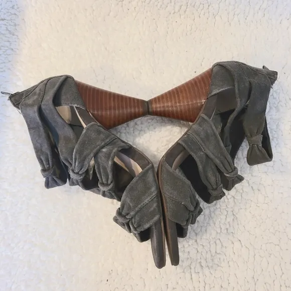 Seychelles gray suede knotted strap heeled sandals