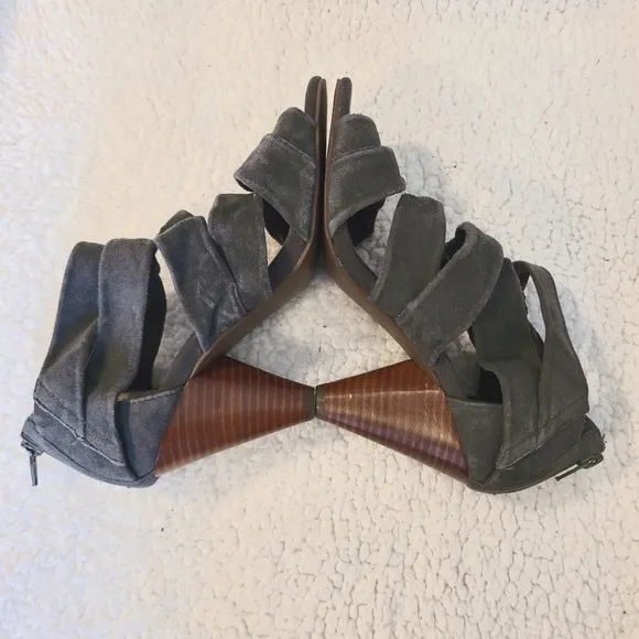 Seychelles gray suede knotted strap heeled sandals