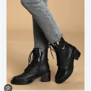 Seychelles Irresistible Black Leather Combat Lace Up Boots 6 Block Heel New