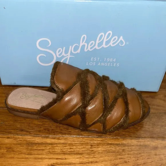 Seychelles Leather Survival Cozy Slip On Flats Tan Women’s Size 7 NEW