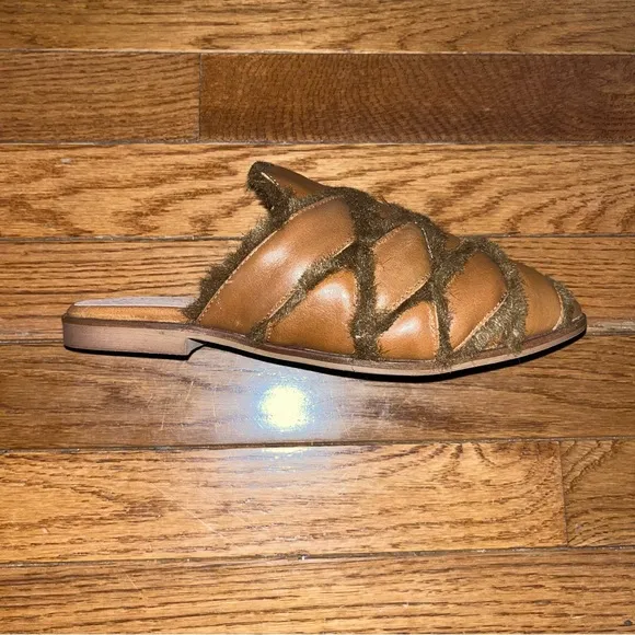 Seychelles Leather Survival Cozy Slip On Flats Tan Women’s Size 7 NEW