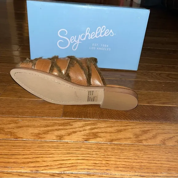 Seychelles Leather Survival Cozy Slip On Flats Tan Women’s Size 7 NEW