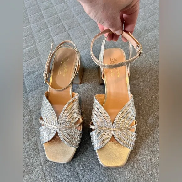 SEYCHELLES Sz 8 Tender Gold Silver Metallic Leather Sandals Worn 1x Orig$150